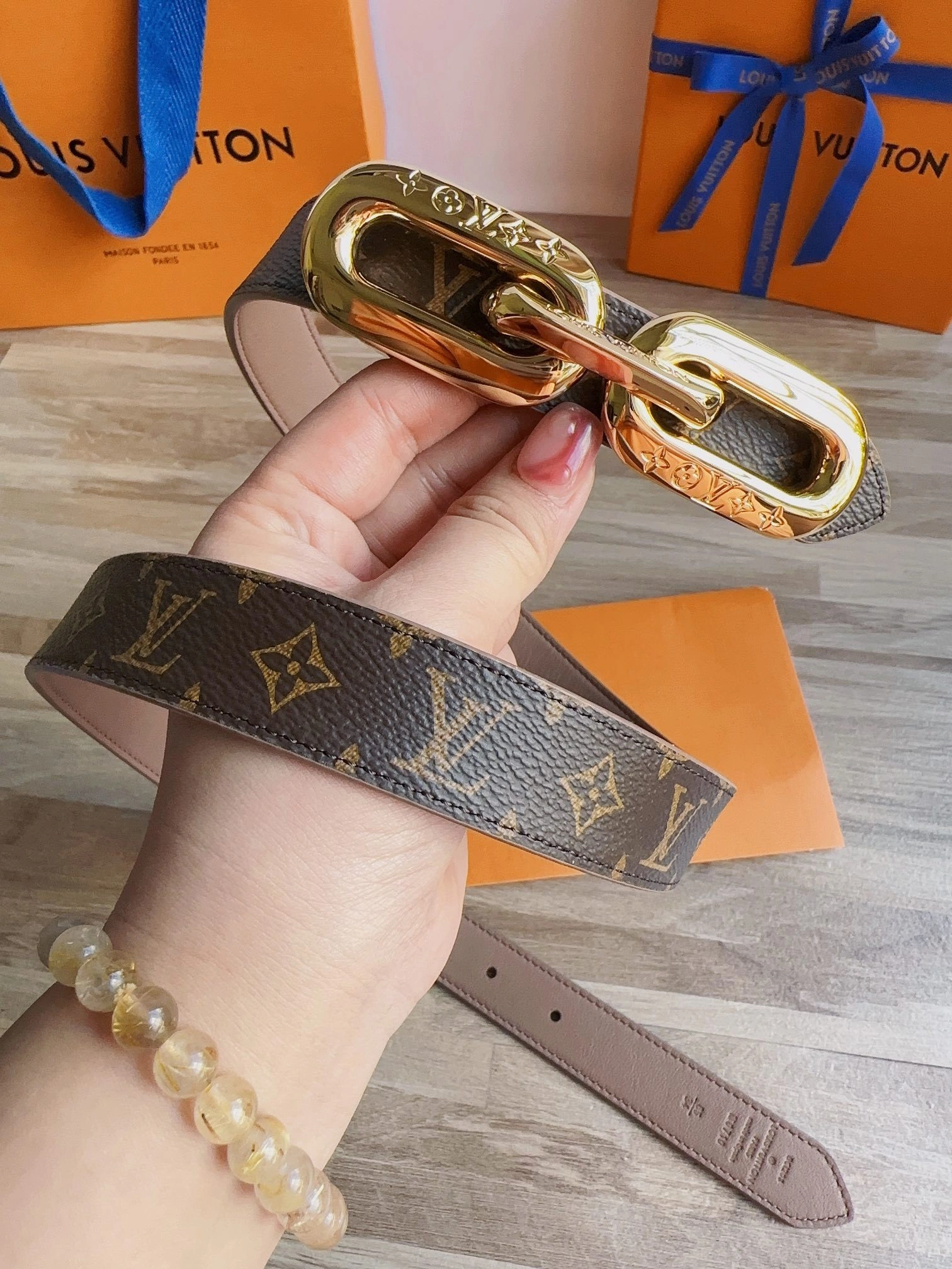 Barbara- M0710U 2.5CM three piece--reversible cowhide item:C-S042K1825